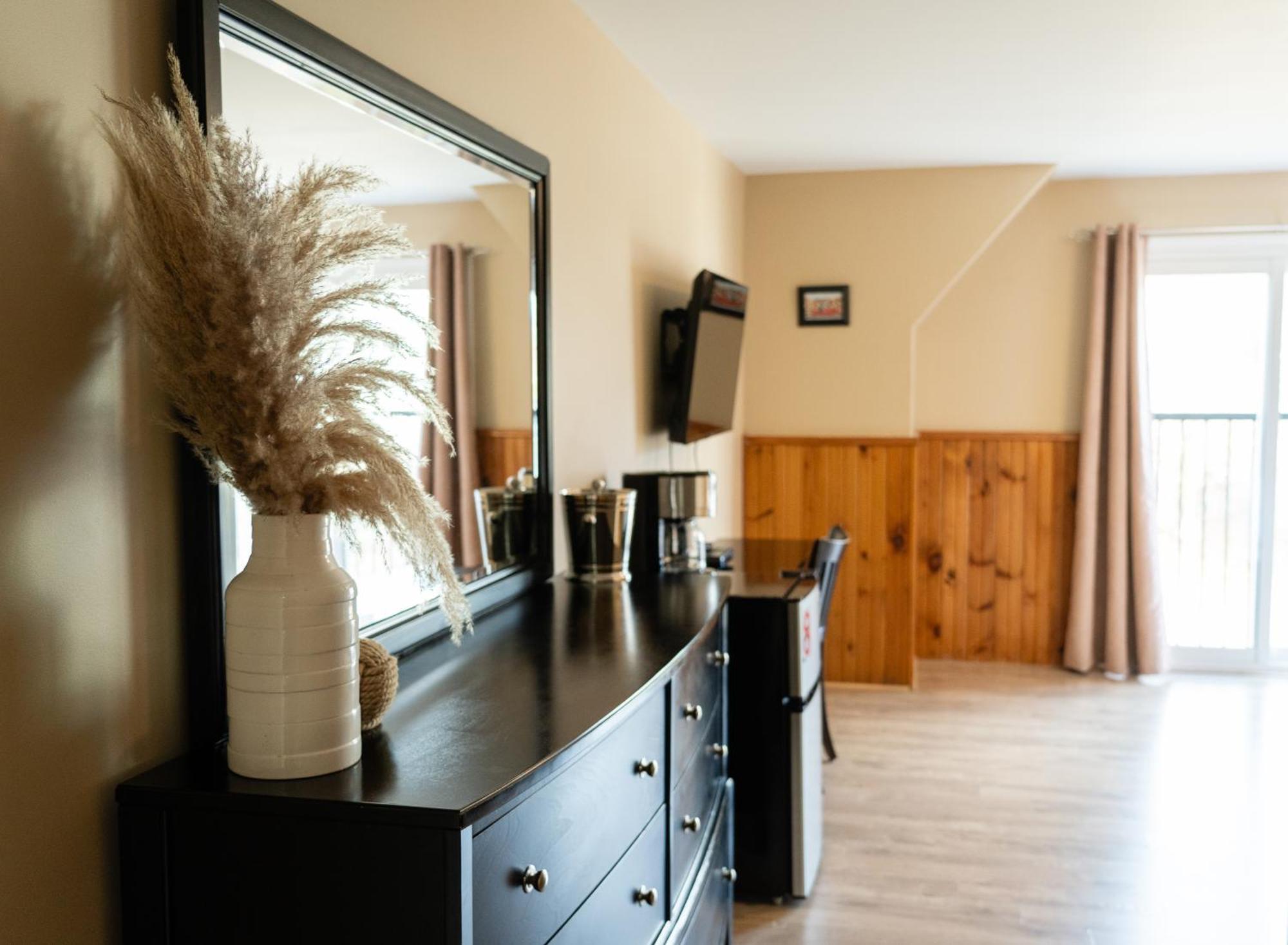 Albert'S Shelburne Bagian luar foto