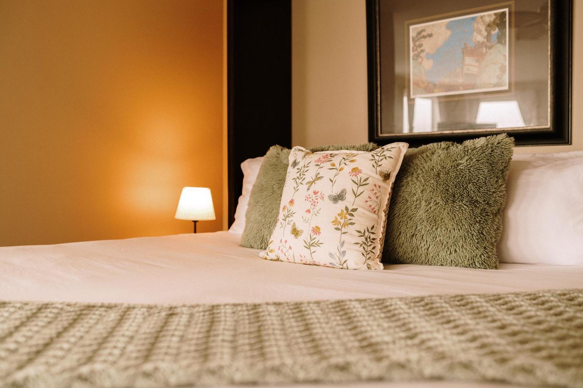 Albert'S Shelburne Bagian luar foto