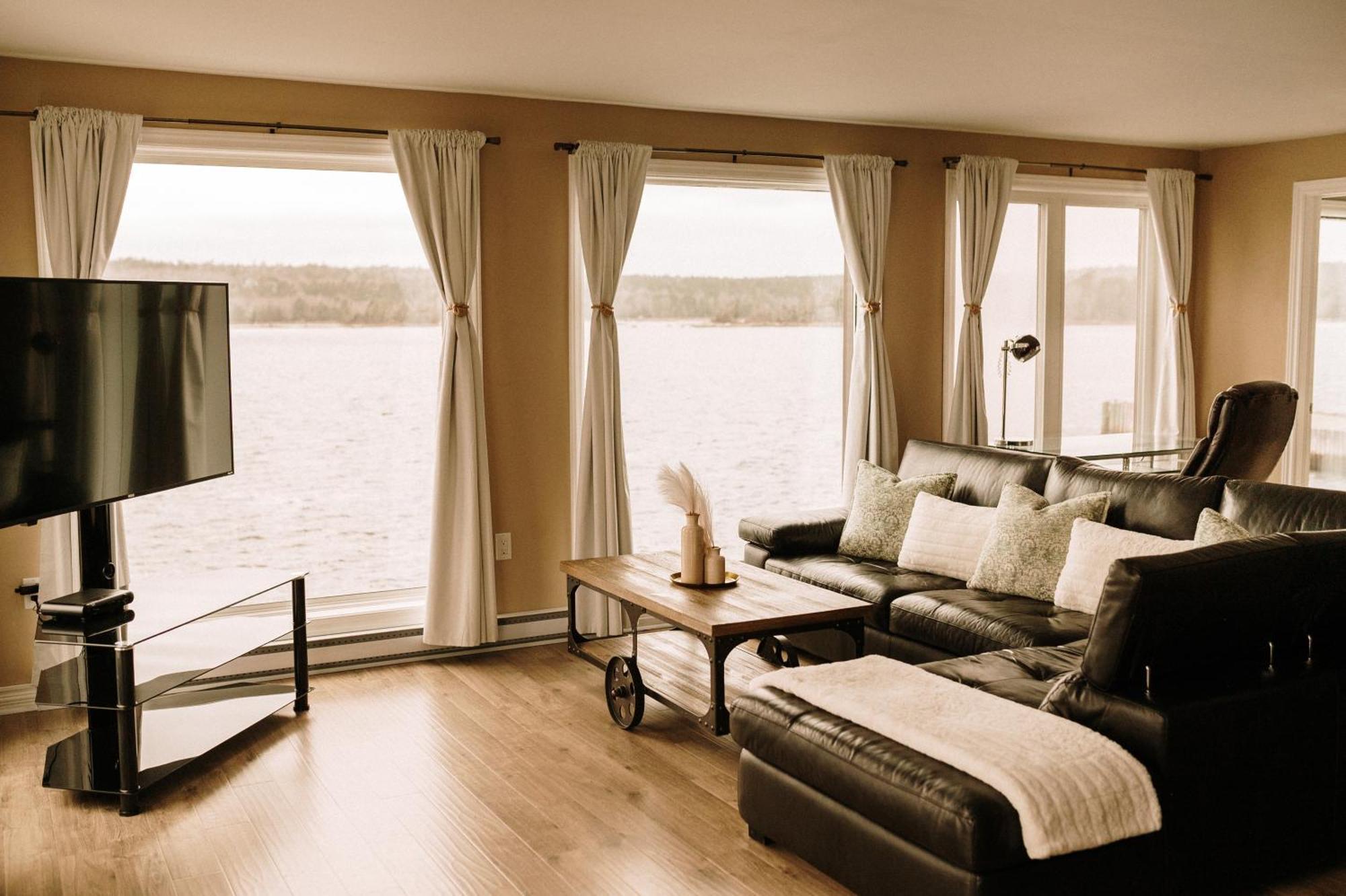 Albert'S Shelburne Bagian luar foto